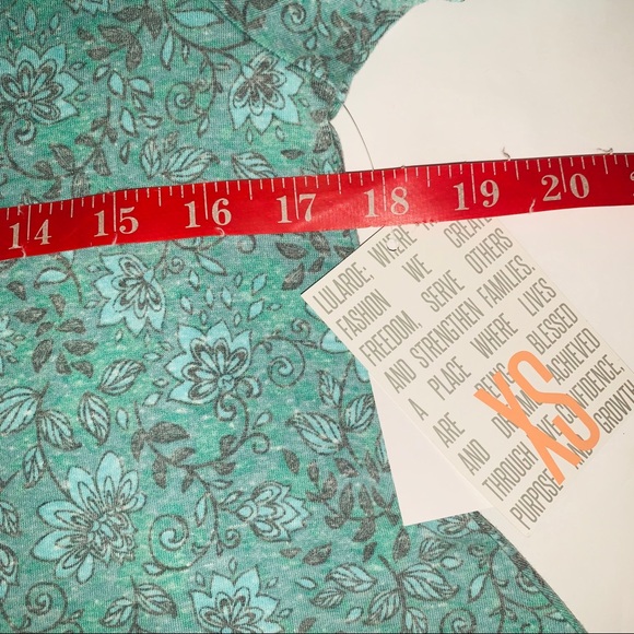 XS Lularoe Women’s Perfect T shirt blouse floral - Picture 2 of 6